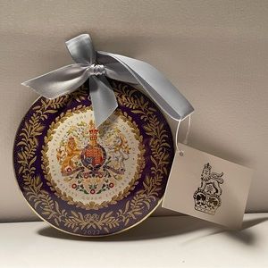 Platinum Jubilee Tin Decoration or Christmas Ornament Queen Elizabeth NWT